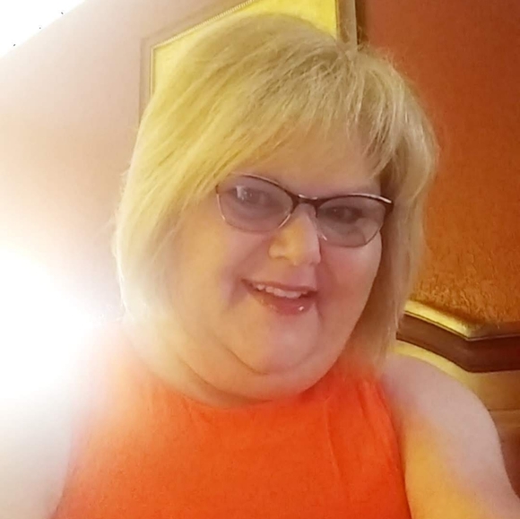 Meet your Posher, Charlene - Picture 1 of 1